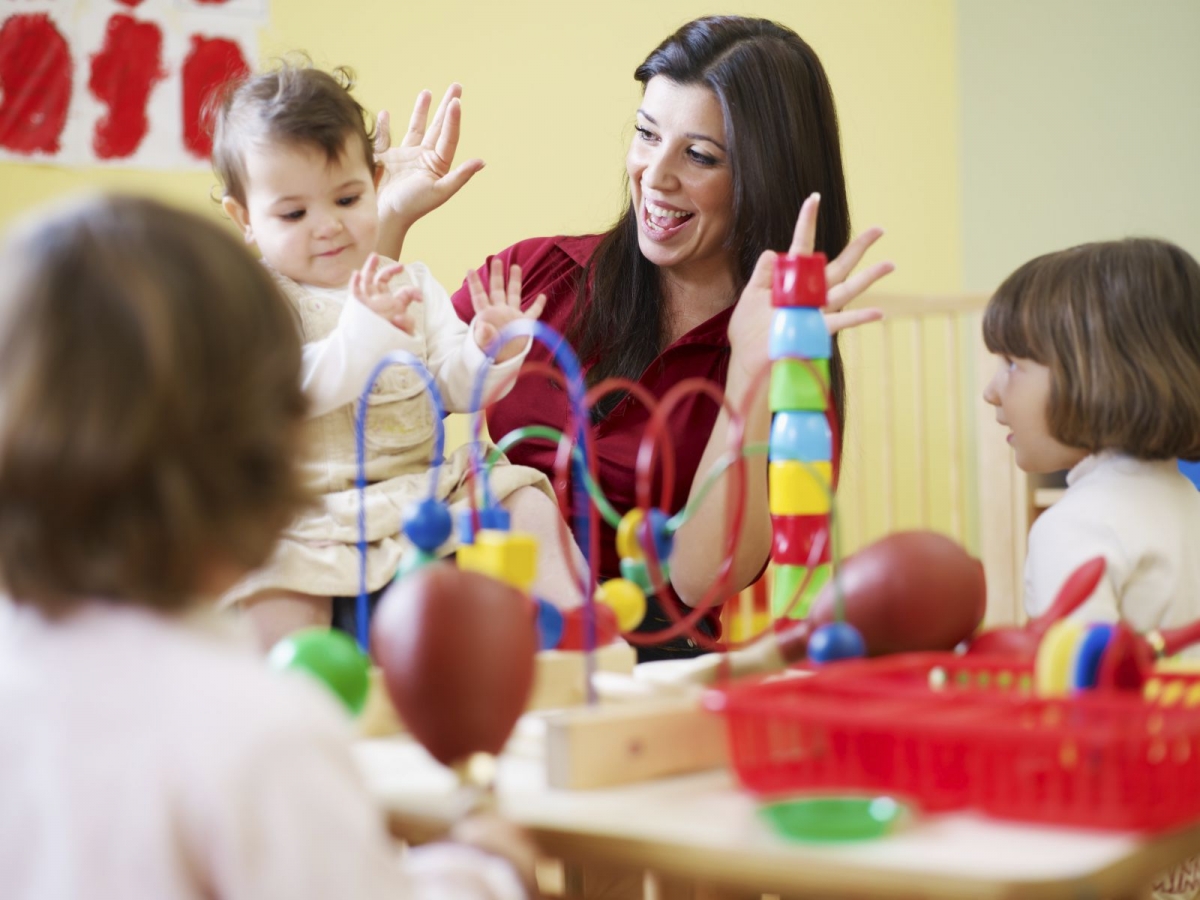 5 Differences Between In Home ChildCare and a Daycare Center